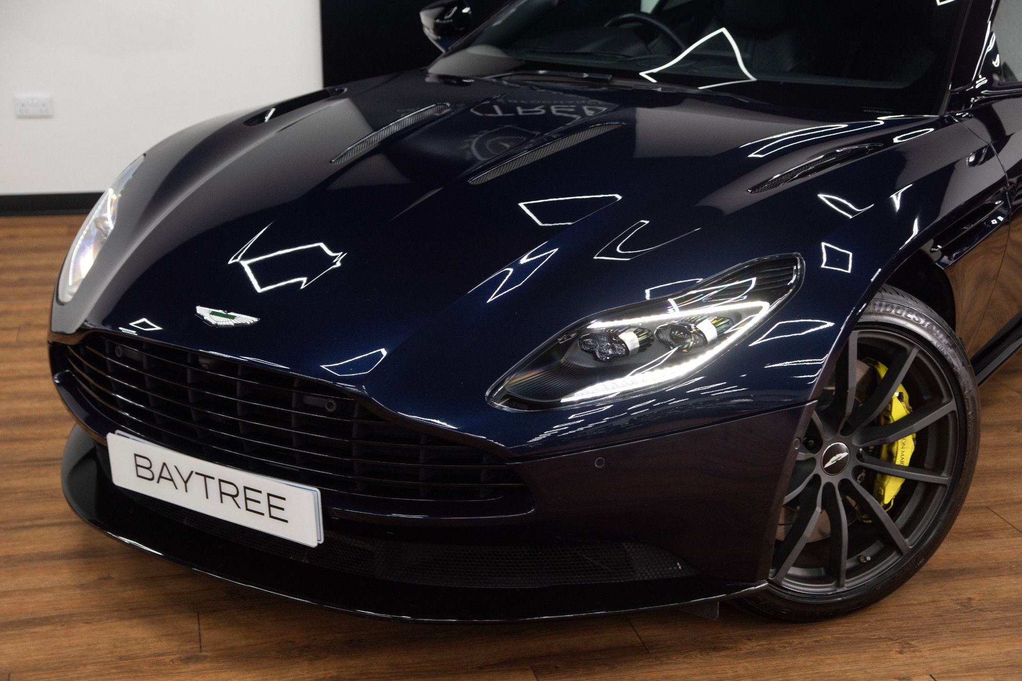 USED 2019 H ASTON MARTIN DB11 5.2 V12 BiTurbo AMR Coupe 