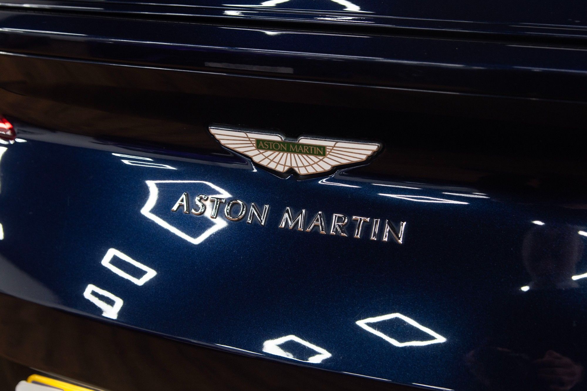 USED 2019 H ASTON MARTIN DB11 5.2 V12 BiTurbo AMR Coupe 
