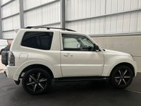 USED 2017 66 MITSUBISHI SHOGUN 3.2 DI-DC 187PS SG2 AUTO 4WD SWB 3DR SUV  