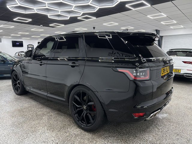 View our LAND ROVER RANGE ROVER SPORT