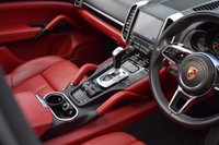 USED 2017 17 PORSCHE CAYENNE 4.2 TD V8 S SUV 5dr Diesel TiptronicS 4WD Euro 6 (s/s) (385 ps) 1 OWNER / PAN ROOF / AIR SUSP