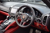 USED 2017 17 PORSCHE CAYENNE 4.2 TD V8 S SUV 5dr Diesel TiptronicS 4WD Euro 6 (s/s) (385 ps) 1 OWNER / PAN ROOF / AIR SUSP