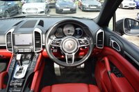 USED 2017 17 PORSCHE CAYENNE 4.2 TD V8 S SUV 5dr Diesel TiptronicS 4WD Euro 6 (s/s) (385 ps) 1 OWNER / PAN ROOF / AIR SUSP
