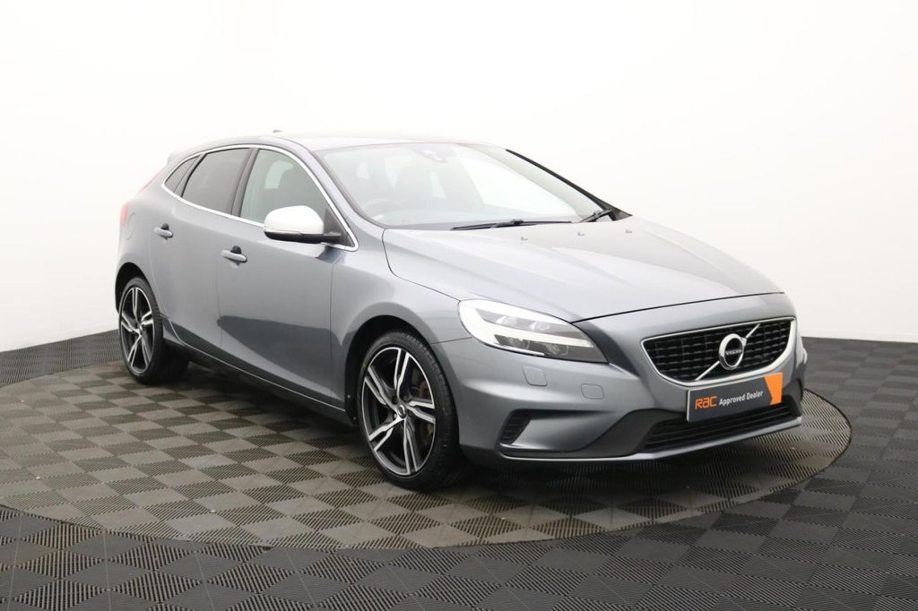 USED 2017 17 VOLVO V40 2.0 D4 R-Design Pro Hatchback 5dr Diesel Manual Euro 6 (s/s) (190 ps) Sat Nav, Heated Screen, Cruise