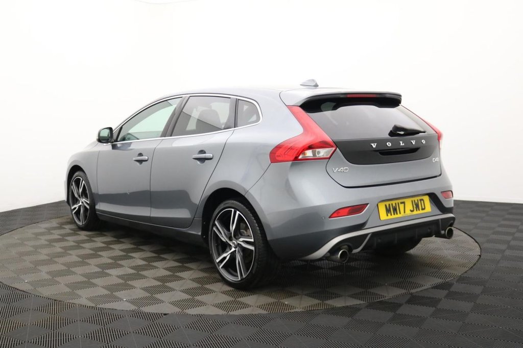 USED 2017 17 VOLVO V40 2.0 D4 R-Design Pro Hatchback 5dr Diesel Manual Euro 6 (s/s) (190 ps) Sat Nav, Heated Screen, Cruise
