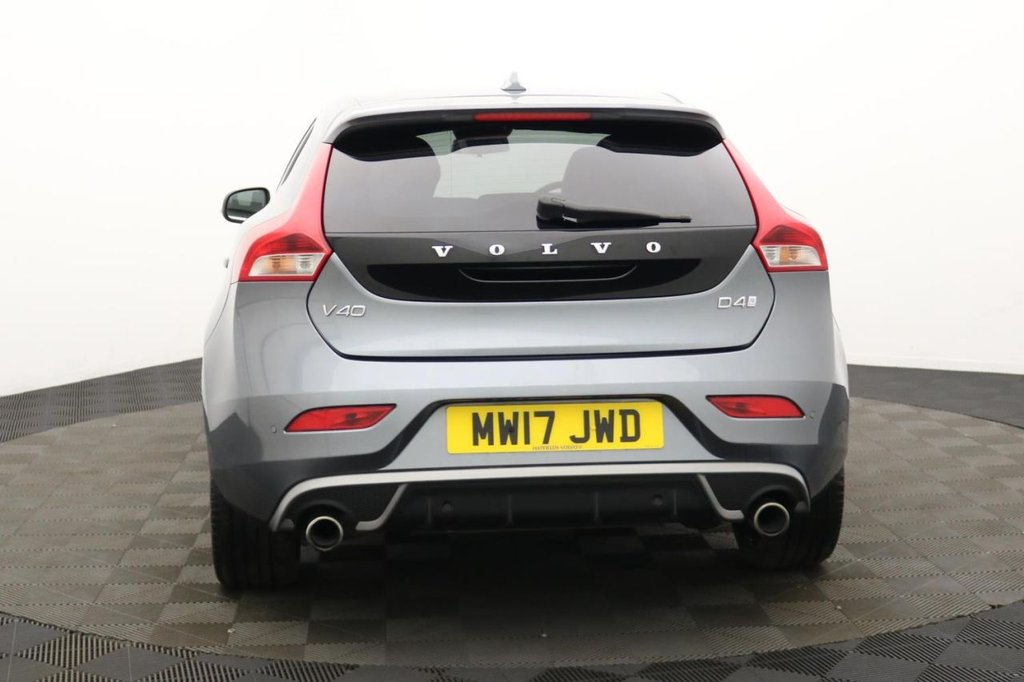 USED 2017 17 VOLVO V40 2.0 D4 R-Design Pro Hatchback 5dr Diesel Manual Euro 6 (s/s) (190 ps) Sat Nav, Heated Screen, Cruise