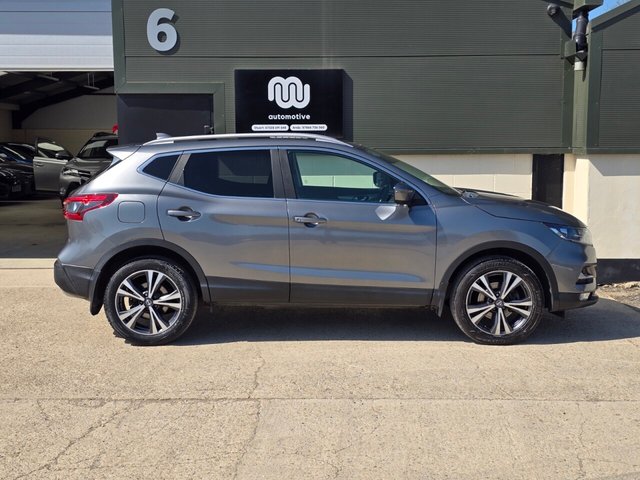 View our NISSAN QASHQAI