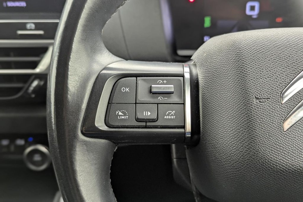 USED 2021 21 CITROEN C4 1.2 PureTech Shine Hatchback 5dr Petrol Manual Euro 6 (s/s) (130 ps) Car Play, Sat Nav, Camera,DAB