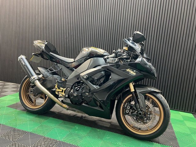 View our KAWASAKI NINJA ZX-10R
