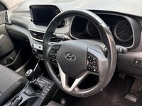 USED 2018 68 HYUNDAI TUCSON 1.6 GDi SE Nav SUV 5dr Petrol Manual Euro 6 (s/s) (132 ps) + SERVICE HISTORY + 17" ALLOY WHEELS + SIX (6) SPEED MANUAL GEARBOX + DAYTIME RUNNING LIGHTS + SATELLITE NAVIGATION + TOW BAR + AUTO HEADLIGHTS + REAR PARKING SENSORS + REAR CAMERA + DUAL CLIMATE CONTROL + CRUISE CONTROL + BLUETOOTH / TELEPHONE PREPARATION + RADIO / USB / DAB / MP3 PLAYER + MUCH MUCH MORE...
