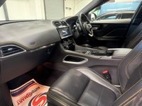 USED 2019 69 JAGUAR F-PACE 3.0 D300 V6 300 Sport SUV 5dr Diesel Auto AWD Euro 6 (s/s) (300 ps) JAGUAR SERVICE HISTORY