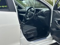 USED 2022 22 TOYOTA YARIS 1.5 VVT-h Design Hatchback 5dr Petrol Hybrid E-CVT Euro 6 (s/s) (116 ps) FULL SERVICE HISTORY