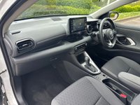 USED 2022 22 TOYOTA YARIS 1.5 VVT-h Design Hatchback 5dr Petrol Hybrid E-CVT Euro 6 (s/s) (116 ps) FULL SERVICE HISTORY