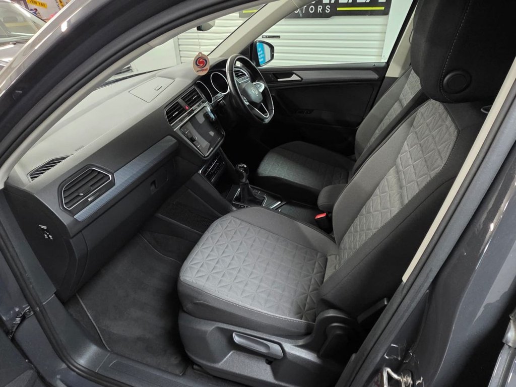 USED 2022 22 VOLKSWAGEN TIGUAN 1.5 TSI Life SUV 5dr Petrol Manual Euro 6 (s/s) (150 ps) Bluetooth - SatNav - Sensors!