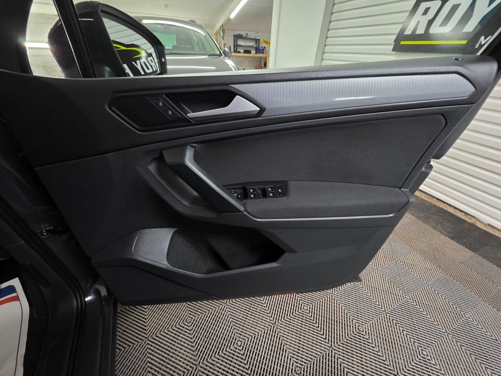 USED 2022 22 VOLKSWAGEN TIGUAN 1.5 TSI Life SUV 5dr Petrol Manual Euro 6 (s/s) (150 ps) Bluetooth - SatNav - Sensors!
