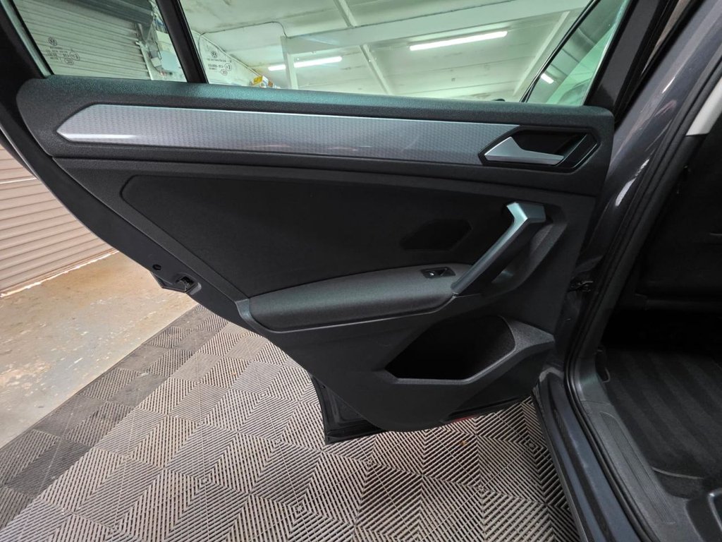 USED 2022 22 VOLKSWAGEN TIGUAN 1.5 TSI Life SUV 5dr Petrol Manual Euro 6 (s/s) (150 ps) Bluetooth - SatNav - Sensors!