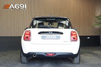 USED 2020 70 MINI HATCH 1.5 Cooper Classic Hatchback 3dr Petrol Manual Euro 6 (s/s) (136 ps) AMBIENT LIGHTING BLACK ROOF/MIRRORS
