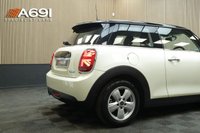 USED 2020 70 MINI HATCH 1.5 Cooper Classic Hatchback 3dr Petrol Manual Euro 6 (s/s) (136 ps) AMBIENT LIGHTING BLACK ROOF/MIRRORS