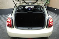 USED 2020 70 MINI HATCH 1.5 Cooper Classic Hatchback 3dr Petrol Manual Euro 6 (s/s) (136 ps) AMBIENT LIGHTING BLACK ROOF/MIRRORS
