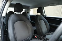 USED 2020 70 MINI HATCH 1.5 Cooper Classic Hatchback 3dr Petrol Manual Euro 6 (s/s) (136 ps) AMBIENT LIGHTING BLACK ROOF/MIRRORS
