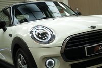 USED 2020 70 MINI HATCH 1.5 Cooper Classic Hatchback 3dr Petrol Manual Euro 6 (s/s) (136 ps) AMBIENT LIGHTING BLACK ROOF/MIRRORS