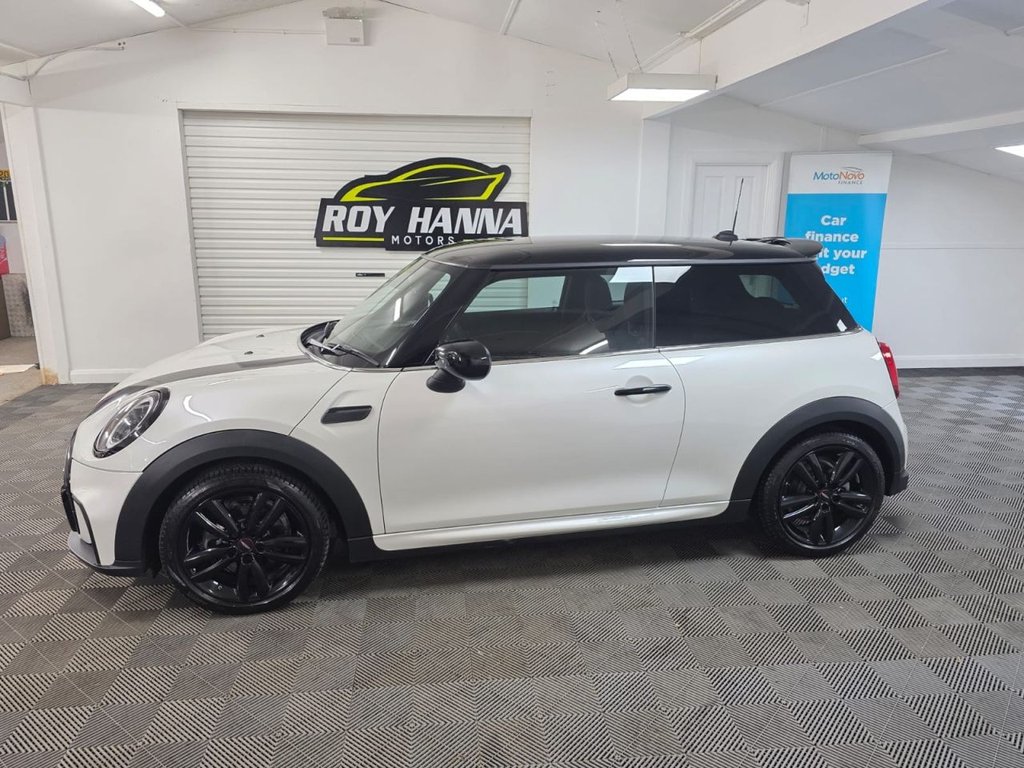USED 2023 23 MINI HATCH 1.5 Cooper Sport Hatchback 3dr Petrol Steptronic Euro 6 (s/s) (136 ps) SatNav - Parking Sensors!