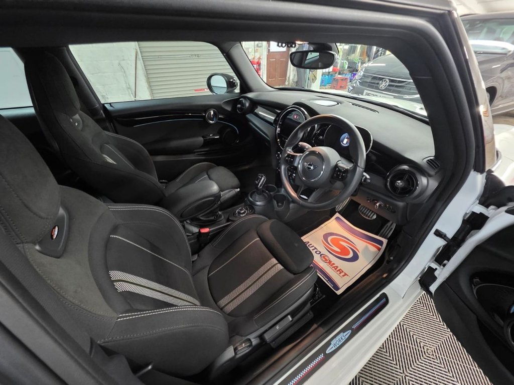 USED 2023 23 MINI HATCH 1.5 Cooper Sport Hatchback 3dr Petrol Steptronic Euro 6 (s/s) (136 ps) SatNav - Parking Sensors!