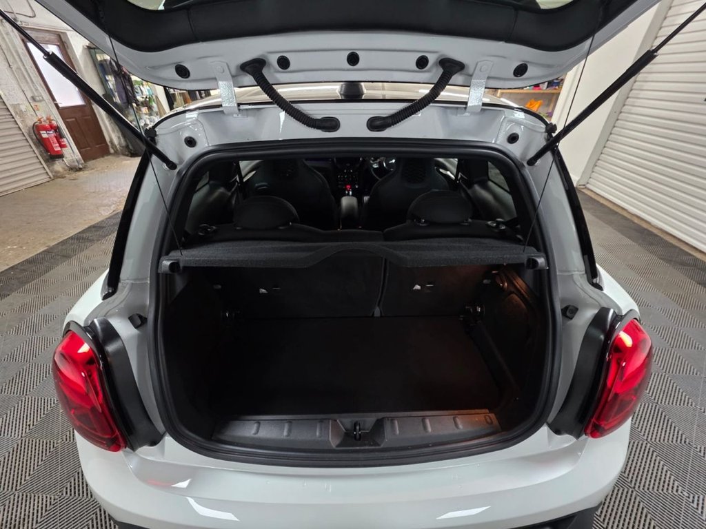 USED 2023 23 MINI HATCH 1.5 Cooper Sport Hatchback 3dr Petrol Steptronic Euro 6 (s/s) (136 ps) SatNav - Parking Sensors!