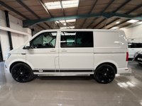 USED 2017 67 VOLKSWAGEN TRANSPORTER 2.0 TDI T32 BlueMotion Tech Highline Kombi Double Cab 5dr Diesel Manual FWD SWB Euro 6 (s/s) (150 ps) 
