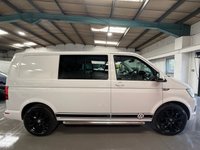 USED 2017 67 VOLKSWAGEN TRANSPORTER 2.0 TDI T32 BlueMotion Tech Highline Kombi Double Cab 5dr Diesel Manual FWD SWB Euro 6 (s/s) (150 ps) 
