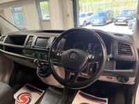 USED 2017 67 VOLKSWAGEN TRANSPORTER 2.0 TDI T32 BlueMotion Tech Highline Kombi Double Cab 5dr Diesel Manual FWD SWB Euro 6 (s/s) (150 ps) 
