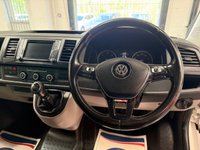 USED 2017 67 VOLKSWAGEN TRANSPORTER 2.0 TDI T32 BlueMotion Tech Highline Kombi Double Cab 5dr Diesel Manual FWD SWB Euro 6 (s/s) (150 ps) 