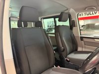 USED 2017 67 VOLKSWAGEN TRANSPORTER 2.0 TDI T32 BlueMotion Tech Highline Kombi Double Cab 5dr Diesel Manual FWD SWB Euro 6 (s/s) (150 ps) 