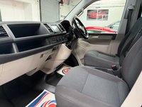 USED 2017 67 VOLKSWAGEN TRANSPORTER 2.0 TDI T32 BlueMotion Tech Highline Kombi Double Cab 5dr Diesel Manual FWD SWB Euro 6 (s/s) (150 ps) 