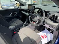USED 2023 72 TOYOTA YARIS GR SPORT 1.5 VVT-H E-CVT PETROL HYBRID AUTOMATIC 5 DOOR HATCHBACK FRONT & REAR PARK AID * REVERSE CAMERA * SAT-NAV * FOLDING MIRRORS * BLIND SPOT MONITORING