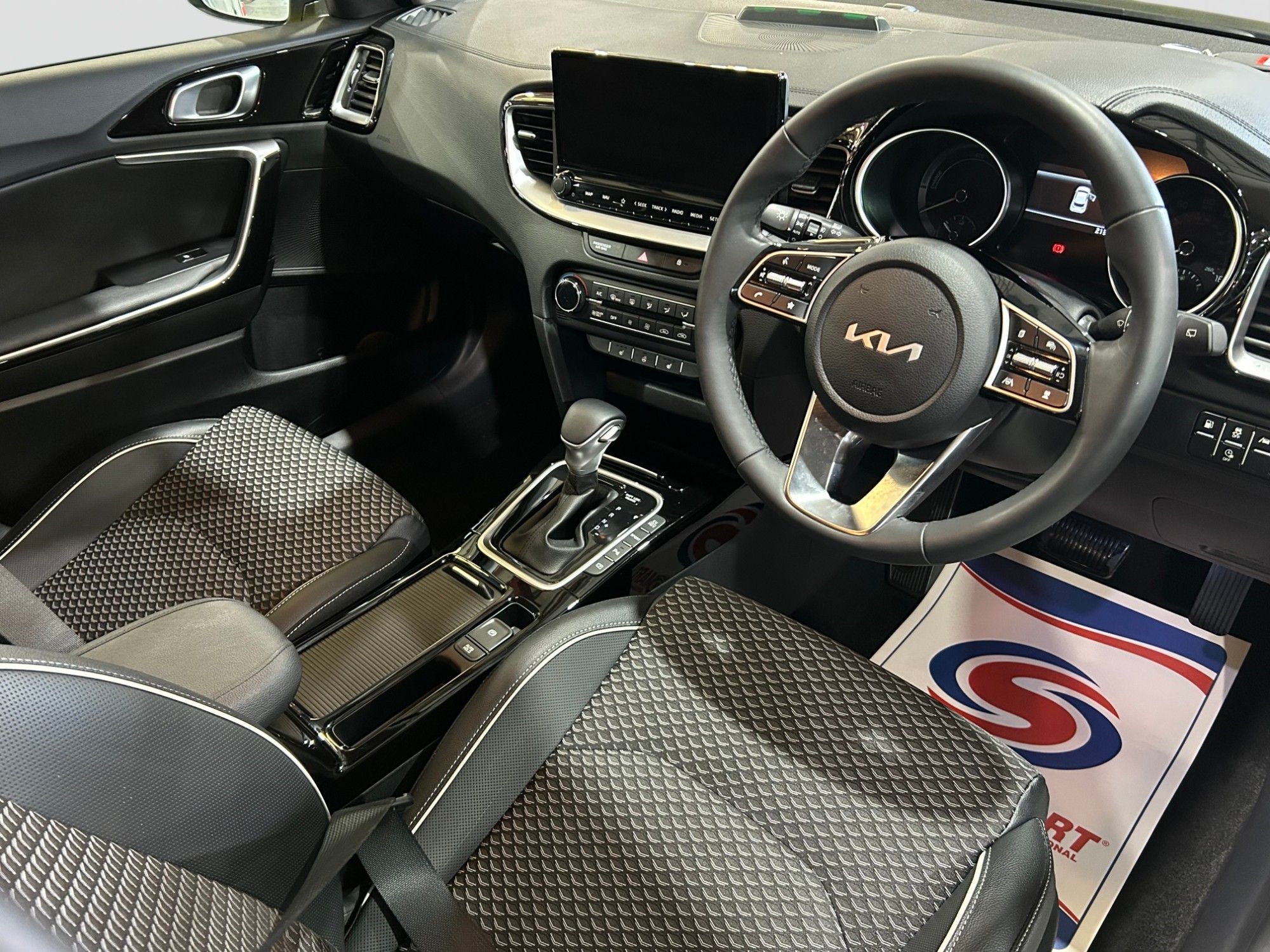 USED 2023 23 KIA XCEED 1.6 GDi 8.9kWh 3 SUV 5dr Petrol Plug-in Hybrid DCT Euro 6 (s/s) (139 bhp) 
