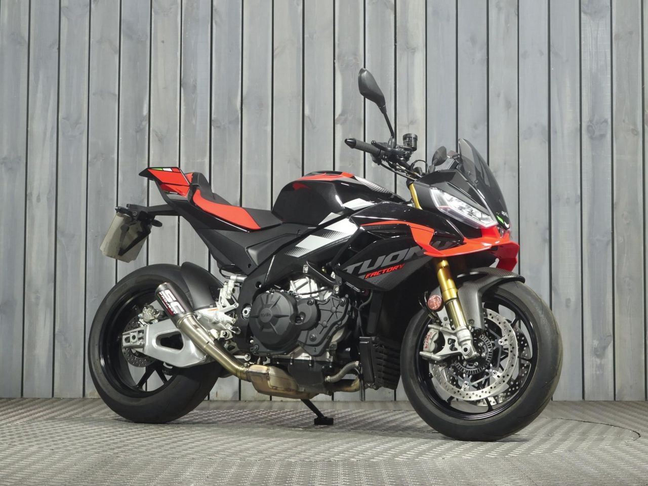APRILIA TUONO 1100 V4TUONO 1100 V4