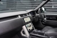 USED 2020 20 LAND ROVER RANGE ROVER 3.0 SD V6 Vogue Auto 4WD Euro 6 (s/s) 5dr Pan Roof | Meridian Speakers