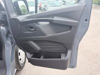 USED 2022 22 RENAULT TRAFIC Grey 2.0 dCi Blue SL28 Business van, 74,200 miles, Euro 6, ULEZ compliant, 6-Speed manual, Bluetooth, Cruise Control, DAB. Plus VAT @ 20%! This 2022 Renault Trafic boasts a full service history, with its last service completed on 26th June 2025 at 66,949 miles, offering peace of mind for its next owner. This dCi Blue SL28 Business L1 H1 model is powered by an efficient 2.0 litre diesel engine, meeting Euro 6 emission standards and benefiting from low CO2 emissions. The Business trim level includes a DAB radio with Bluetooth connectivity, a USB socket, and an AUX input, ensuring you stay connected and entertained on every journey. F