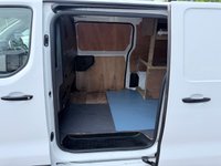 USED 2021 21 PEUGEOT EXPERT White 2.0 BlueHDi Euro 6 panel van, 22,700 miles, ULEZ compliant, 6-Speed manual, A/C, Bluetooth, Cruise control, Rear sensors. Plus VAT @ 20%! This 2021 Peugeot Expert 2.0 BlueHDi 1400 Professional Standard Panel Van MWB Euro 6 (s/s) 6dr boasts exceptionally low mileage for its age, having covered just 22,700 miles, and has been owned by only one careful owner. This professional panel van is equipped with a robust 2.0L BlueHDi diesel engine and meets Euro 6 emissions standards. Notable features include the Visibility Pack with automatic headlights, air conditioning for a comfortable cabin environment, and rear parking sensors to aid ma