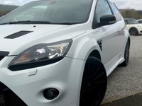 USED 2010 10 FORD FOCUS 2.5 RS Hatchback 3dr Petrol Manual (225 g/km, 301 bhp) 
