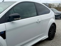 USED 2010 10 FORD FOCUS 2.5 RS Hatchback 3dr Petrol Manual (225 g/km, 301 bhp) 