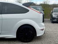 USED 2010 10 FORD FOCUS 2.5 RS Hatchback 3dr Petrol Manual (225 g/km, 301 bhp) 