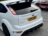 USED 2010 10 FORD FOCUS 2.5 RS Hatchback 3dr Petrol Manual (225 g/km, 301 bhp) 