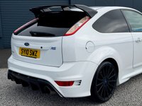USED 2010 10 FORD FOCUS 2.5 RS Hatchback 3dr Petrol Manual (225 g/km, 301 bhp) 