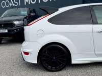 USED 2010 10 FORD FOCUS 2.5 RS Hatchback 3dr Petrol Manual (225 g/km, 301 bhp) 