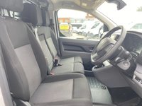 USED 2022 22 PEUGEOT EXPERT 1.5 BLUE HDI PROFESSIONAL PREMIUM MWB 100BHP. LOW 98K MLS. AIRCON. FINANCE. 1 OWNER. PX 1 OWNER EURO 6 ULEZ. AIRCON. SENSORS. FINANCE. PX.