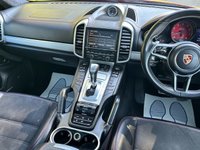 USED 2016 16 PORSCHE CAYENNE 3.6T V6 GTS SUV 5dr Petrol TiptronicS 4WD Euro 6 (s/s) (440 ps) ** PAN ROOF - FULL HISTORY **