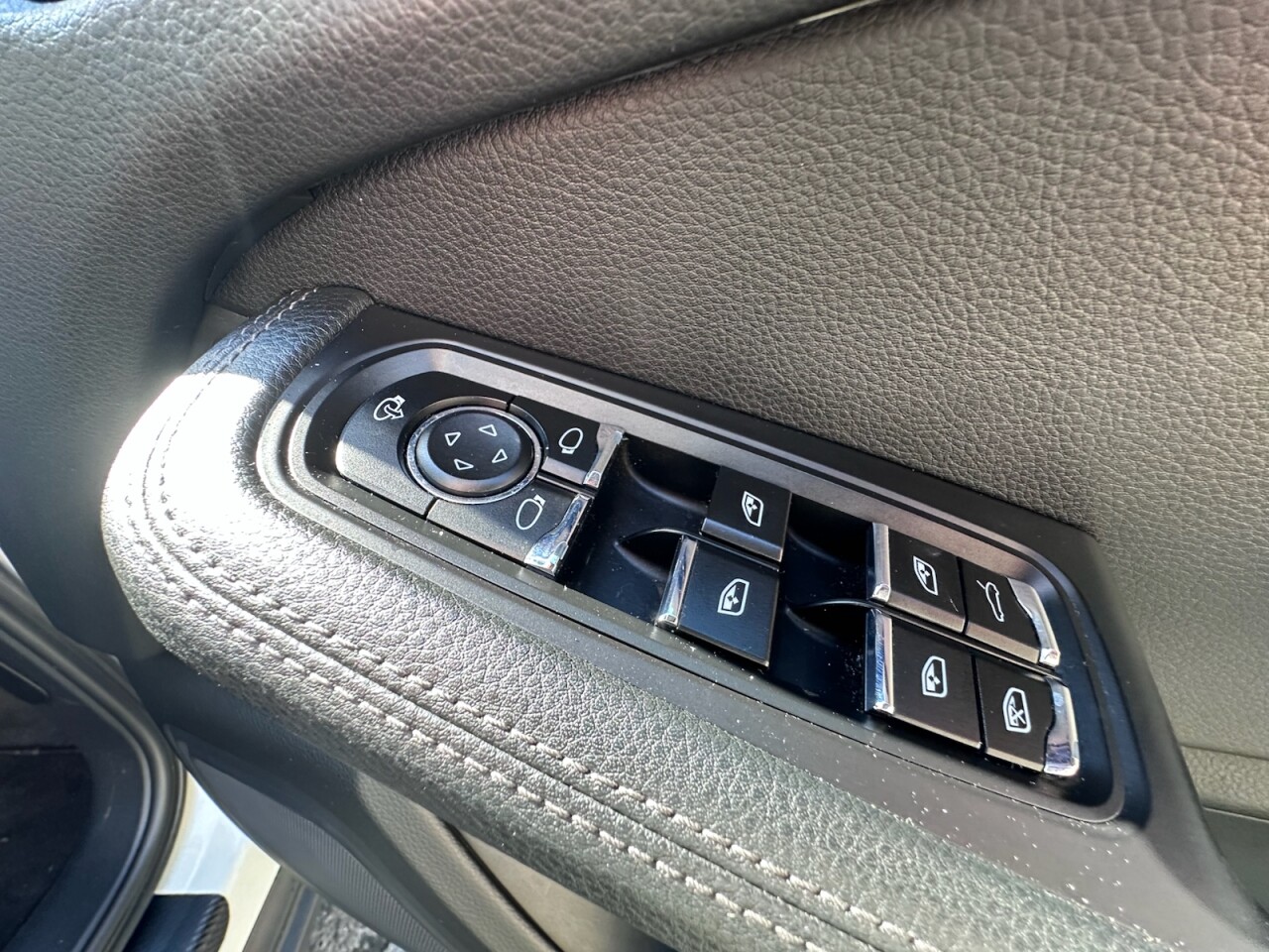 2016 PORSCHE MACAN 3.0 TD V6 S SUV 5dr Diesel PDK 4WD Euro 6 (s/s) (258 ps) - vehicle photo 8 for sale on PureCar