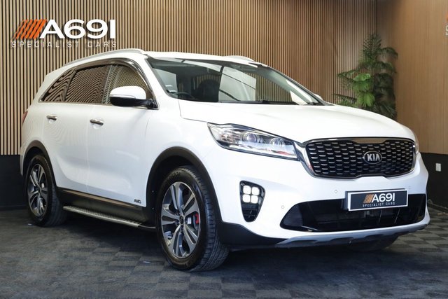 View our KIA SORENTO